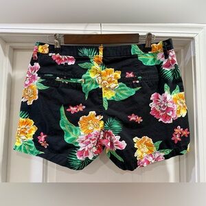 Old Navy Black Floral Women's Shorts 🌷🌺 Size 10